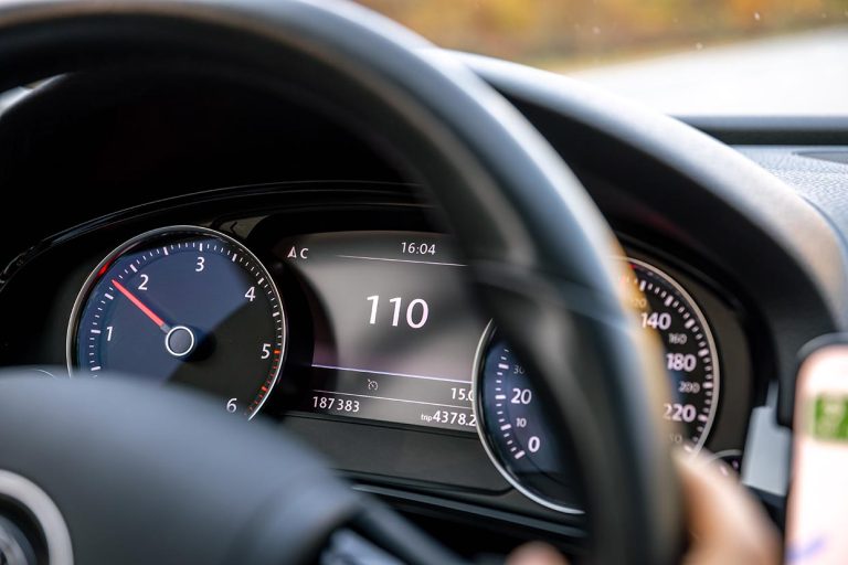 Con cuantos km comprar un coche: Consejos de Expert Pericial en Almería